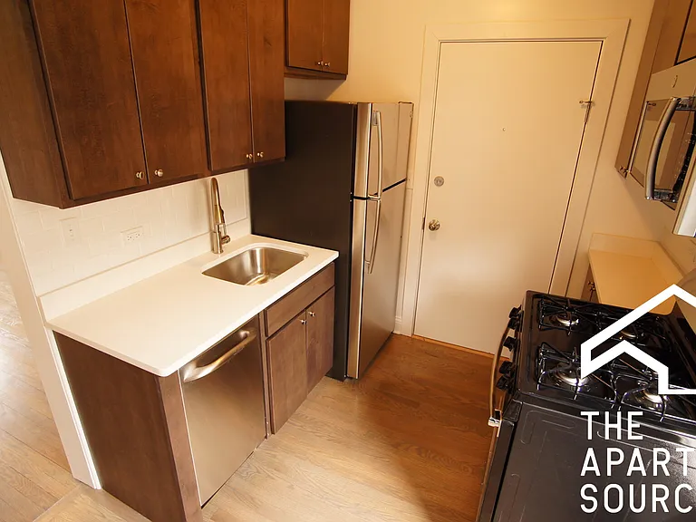2641 N Spaulding Ave #1E — Photo 2
