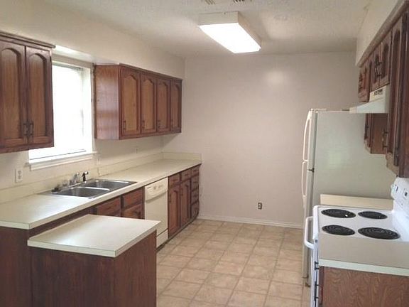 4th image of 2303 Jacqueline Dr