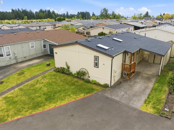 1000 S McKern Ct #102, Newberg, OR 97132