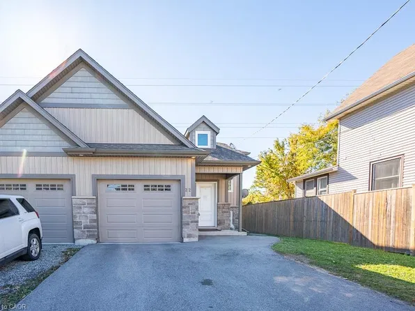 22 Elm St, Saint Catharines, ON L2P 2B7