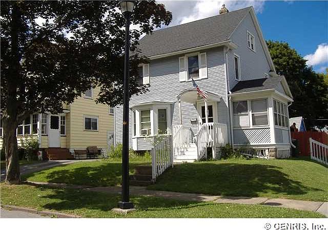 2nd image of 560 Magee Ave
