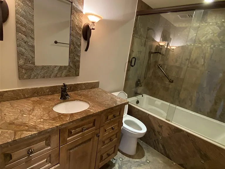 14 Greenway Plz #13R — Photo 12