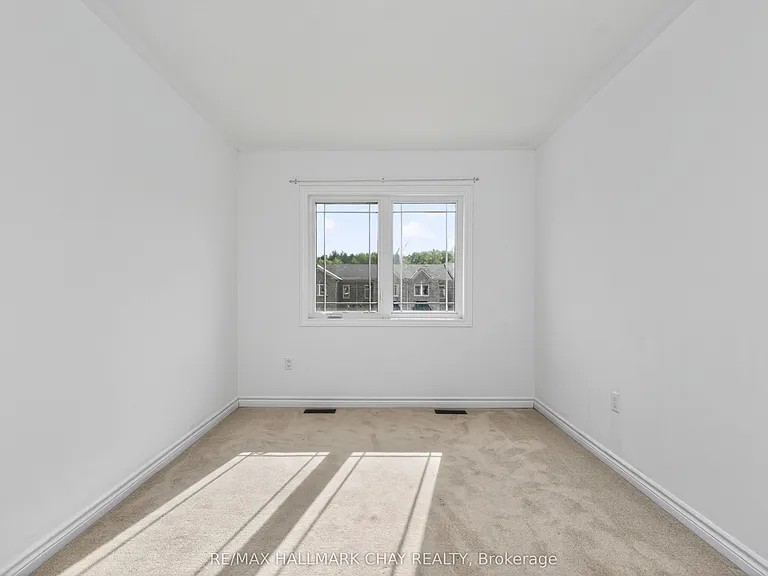 38 Milson Cres — Photo 41