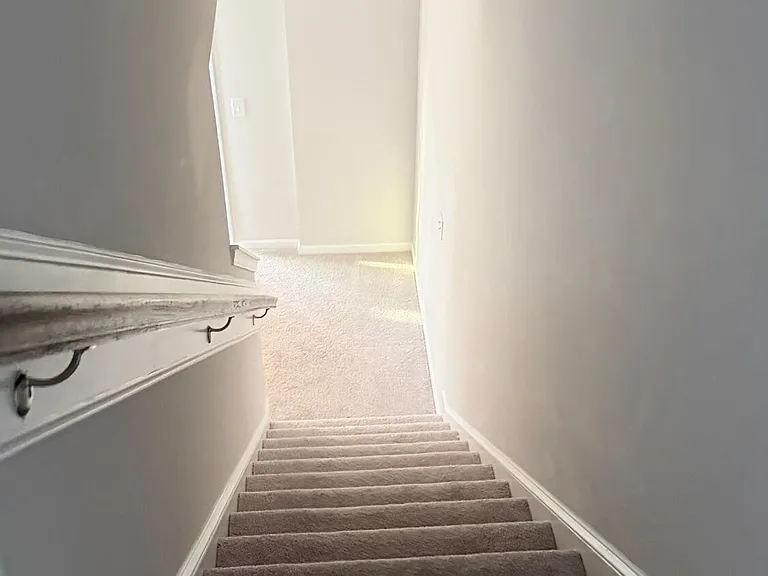 1221 Commack Dr — Photo 22