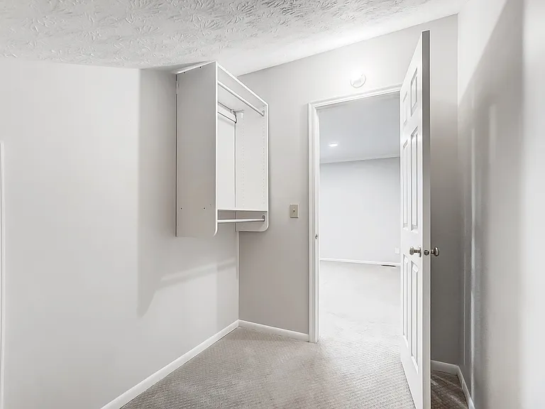 1804 Cliffview Ln — Photo 34