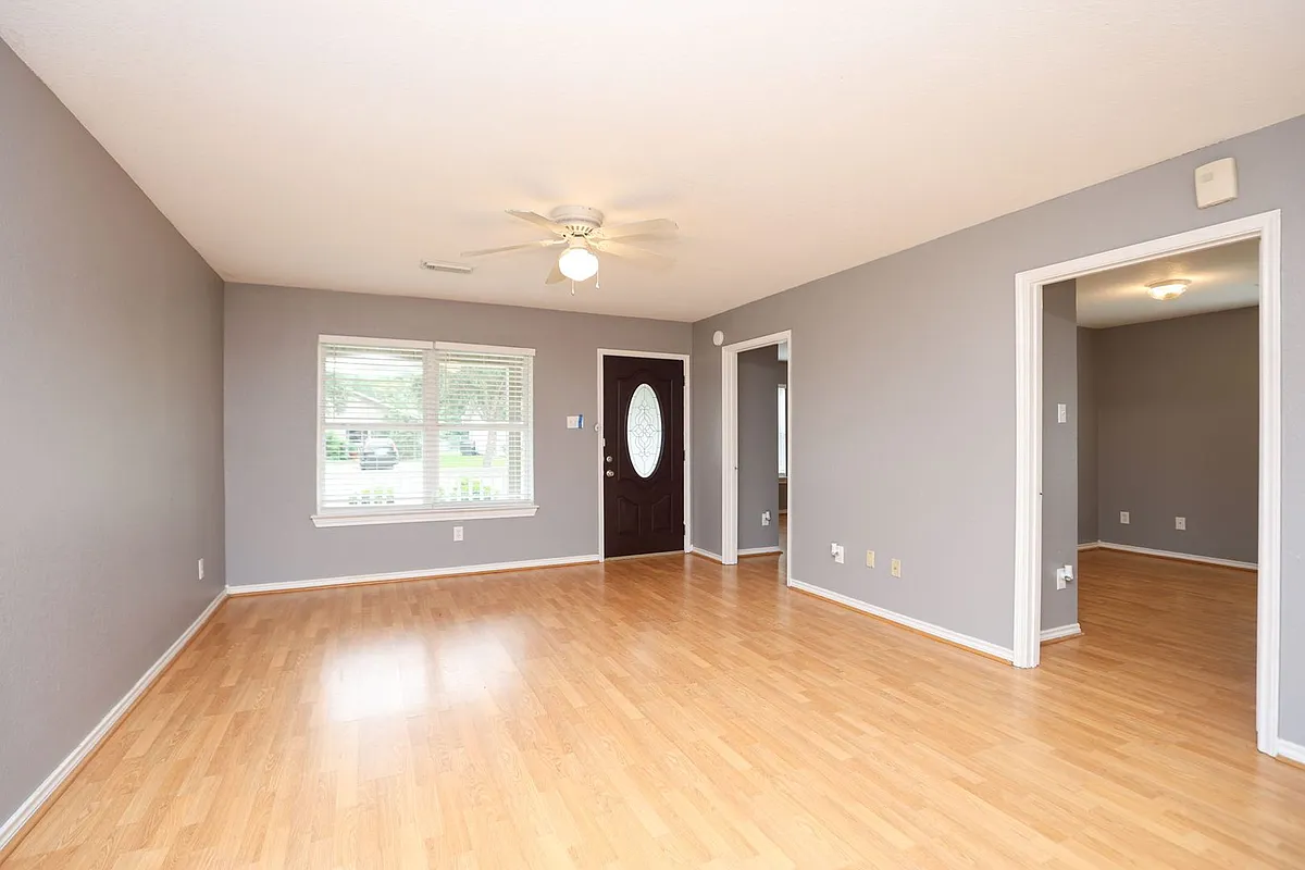 Building Photo - 3367 Angel Ln