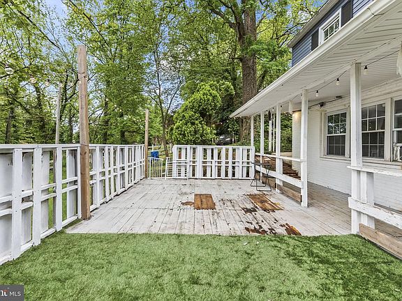 3rd image of 408 S Beechfield Ave