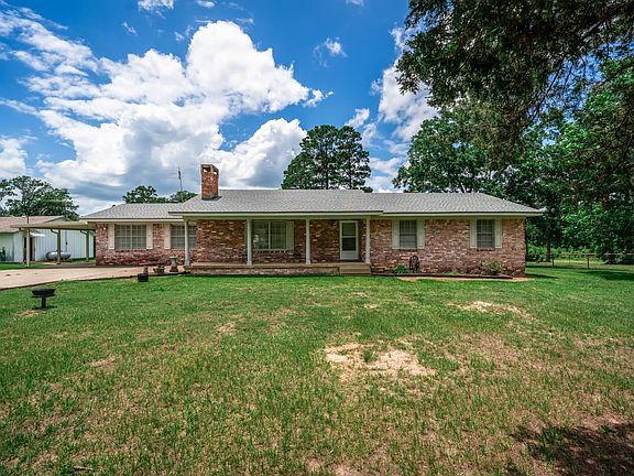 3rd image of 13120 East Cres #2144
