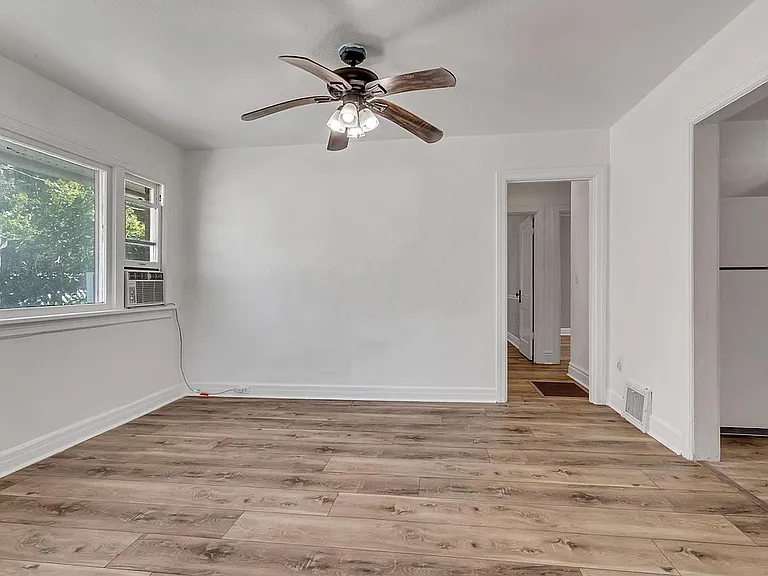 2846 Van Buren Ave — Photo 7