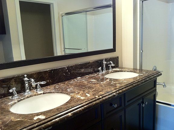 2nd image of 1800 Oak St Unit 327