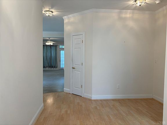 3rd image of 103 Villas Way Dr