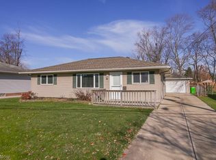 266 Buckeye Dr, Berea, OH 44017