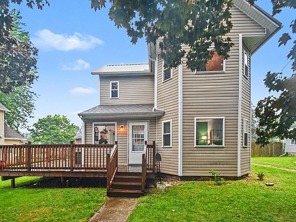 4th image of 523 E Spring St