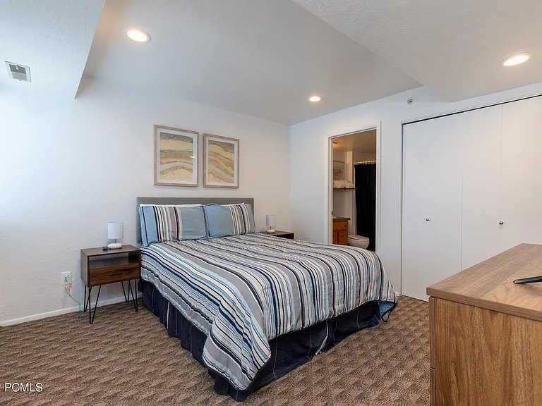 2000 Prospector Ave #409 — Photo 15