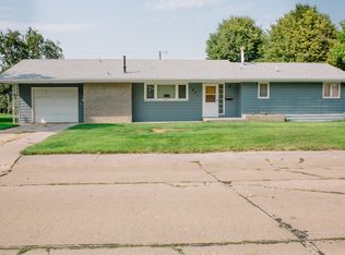 621 E 28th St, Scottsbluff, NE 69361