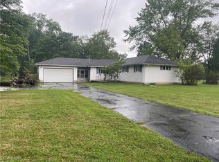 7292 Elm St, Newton Falls, OH 44444