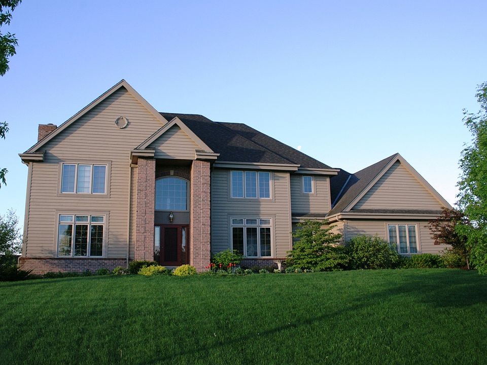 2nd image of 8031 W Knightsbridge Dr