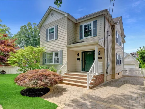 10 Rose Avenue, Floral Park, NY 11001