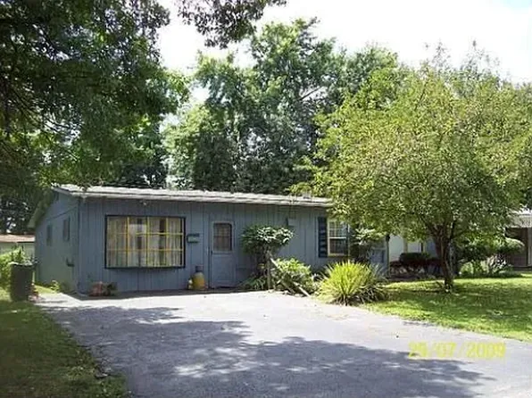 1118 Saint Helena Dr, Cahokia, IL 62206