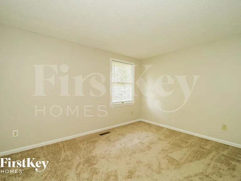 1303 Wakefield Pl — Photo 12