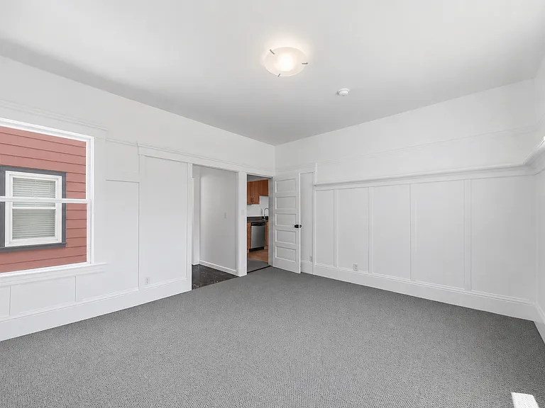 320 Harriet St — Photo 11