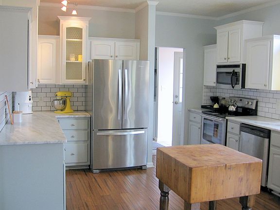 5th image of 15147 Carol Dr