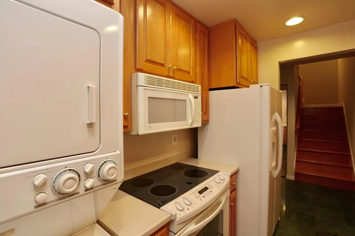 2 bed, 1570 sqft, $4,850 — Photo 4
