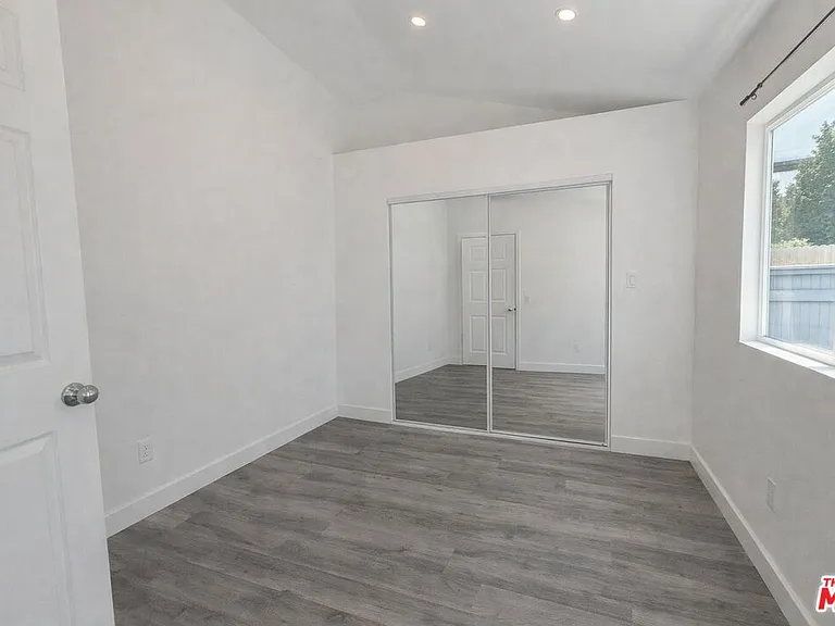 1170 S Beverwil Dr — Photo 36