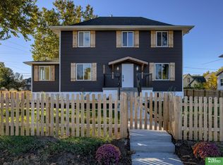 2003 Pinkney St, Omaha, NE 68110