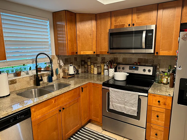 236 Castlewood Dr #201 — Photo 4