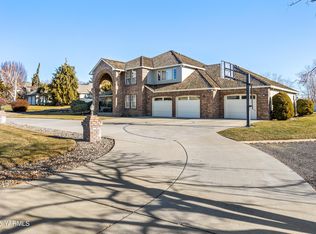 191 Alteejen Rd, Zillah, WA 98953