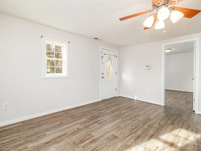 714 Hill St — Photo 7