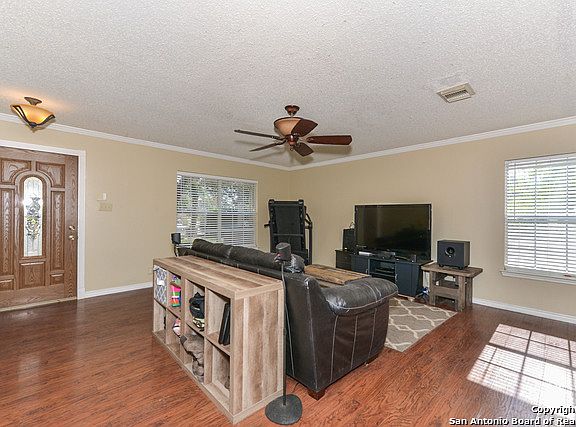3rd image of 9518 Winding Elm Pl