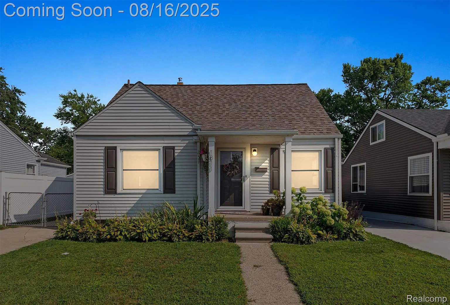 1811 Browning St photo 1