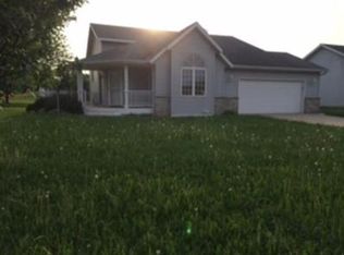 908 W 1st St, West Concord, MN 55985