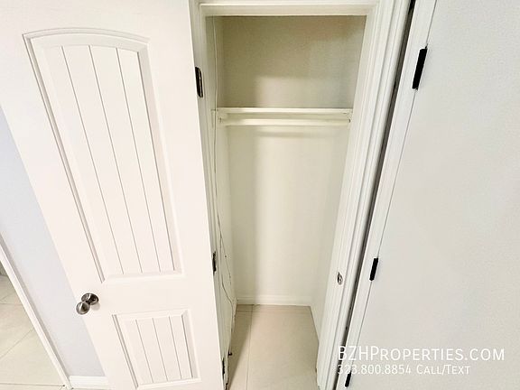 5th image of 3100 1/2 Bellevue Ave #110