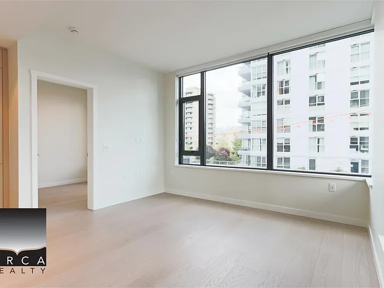 128 W 15th St #303 — Photo 15