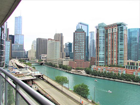 4th image of 450 E Waterside Dr Unit 811