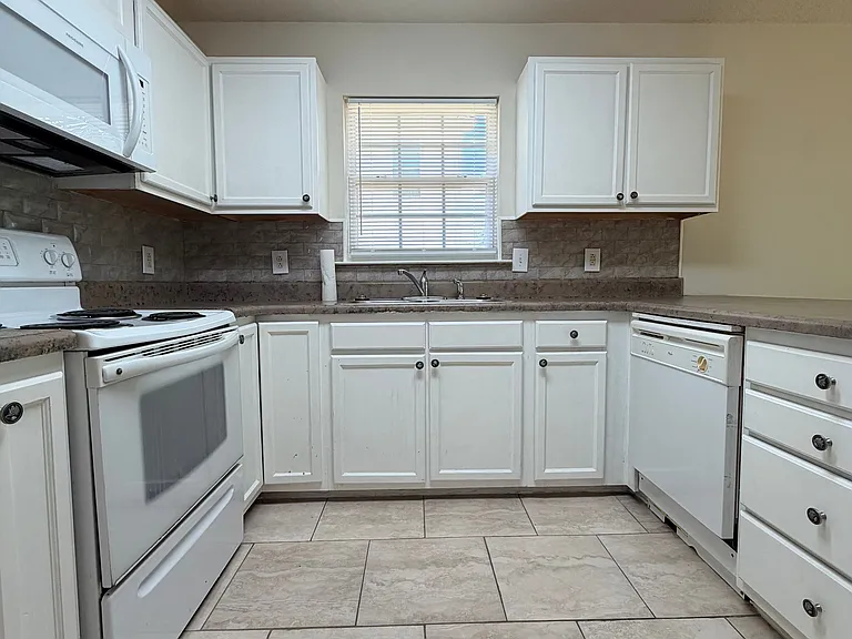 4832 Lighthouse Ct — Photo 15