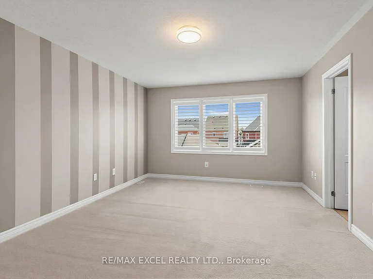 25 Demott Ave — Photo 18
