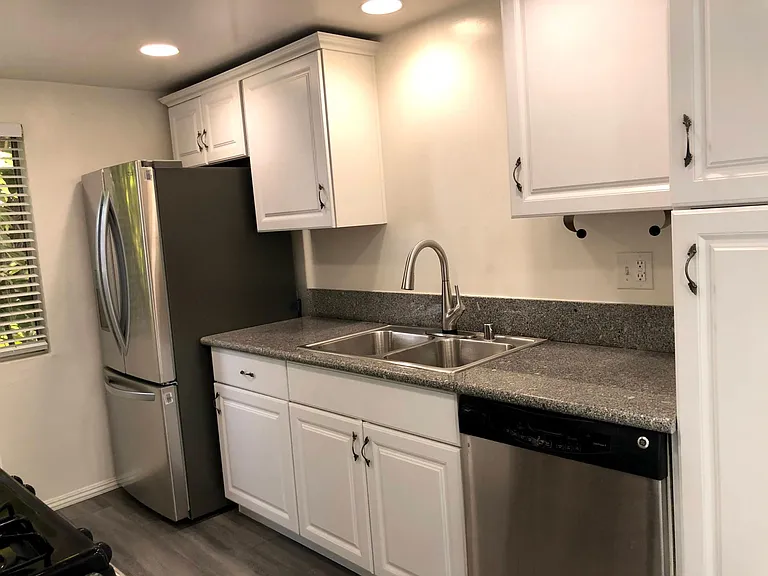 807 N Alfred St #1 — Photo 20