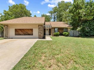 1717 Crest Cir, Midwest City, OK 73130