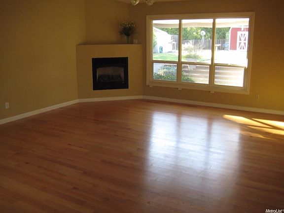 4th image of 4419 Northampton Dr