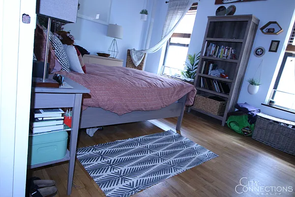 Rented by City Connections Realty | media 11