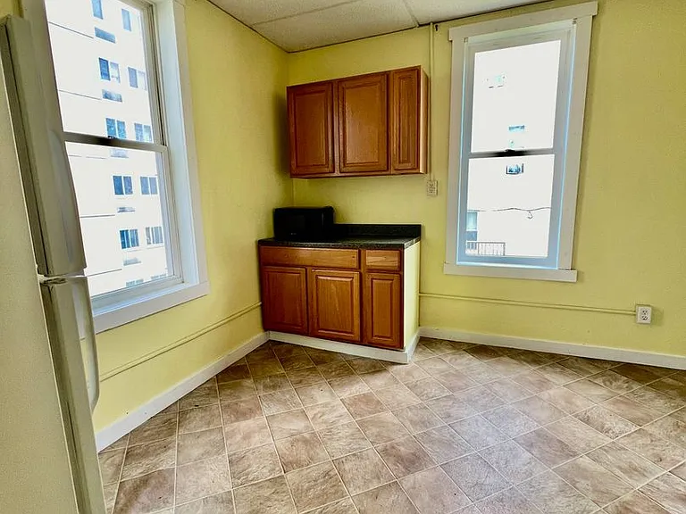 535 Locust Ave — Photo 13