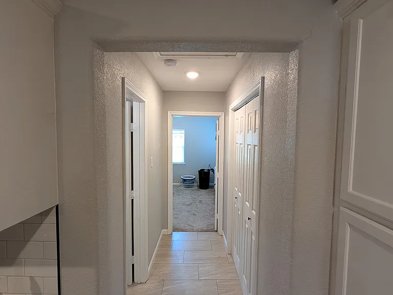 510 NE 18th St #512 — Photo 16