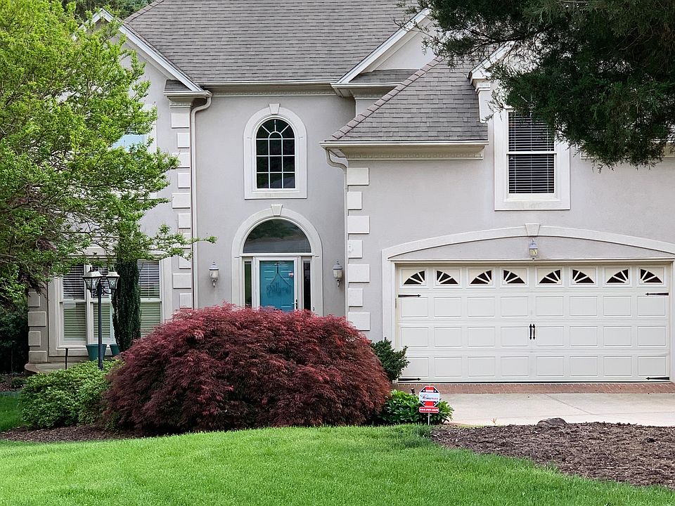 1st image of 100 S Holly Thorn Ct
