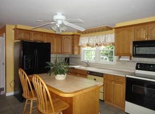 18 Elson Dr, Riverside, RI 02915