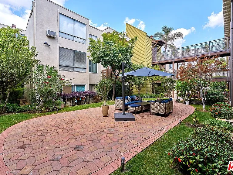 525 S Ardmore Ave #260 — Photo 8