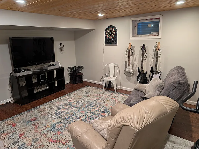 5904 Locust Ln — Photo 14